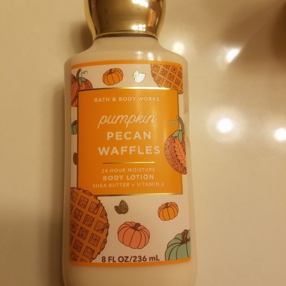 Bath & Body Works Pumpkin Peacan Waffles Body Ltn - Picture 1 of 1